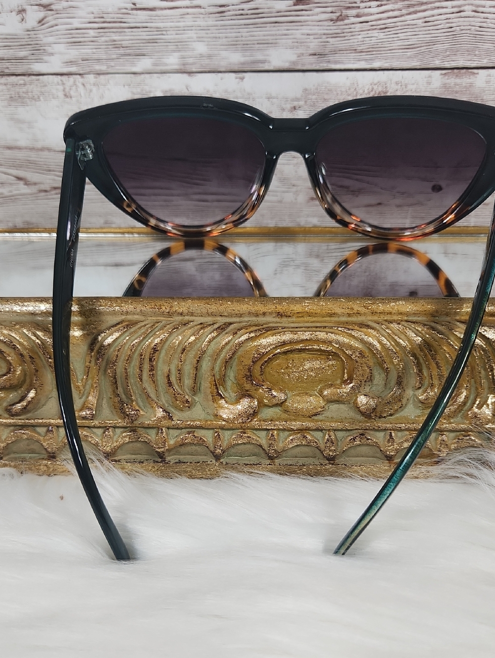 Fashion Sunglasses, women's green and Tortoise shell sunglasses. - Picture 7 of 9